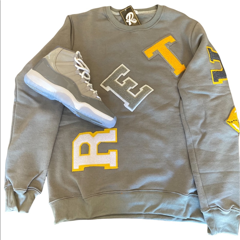 🔥Retro Label Embroidered Crewneck🔥
